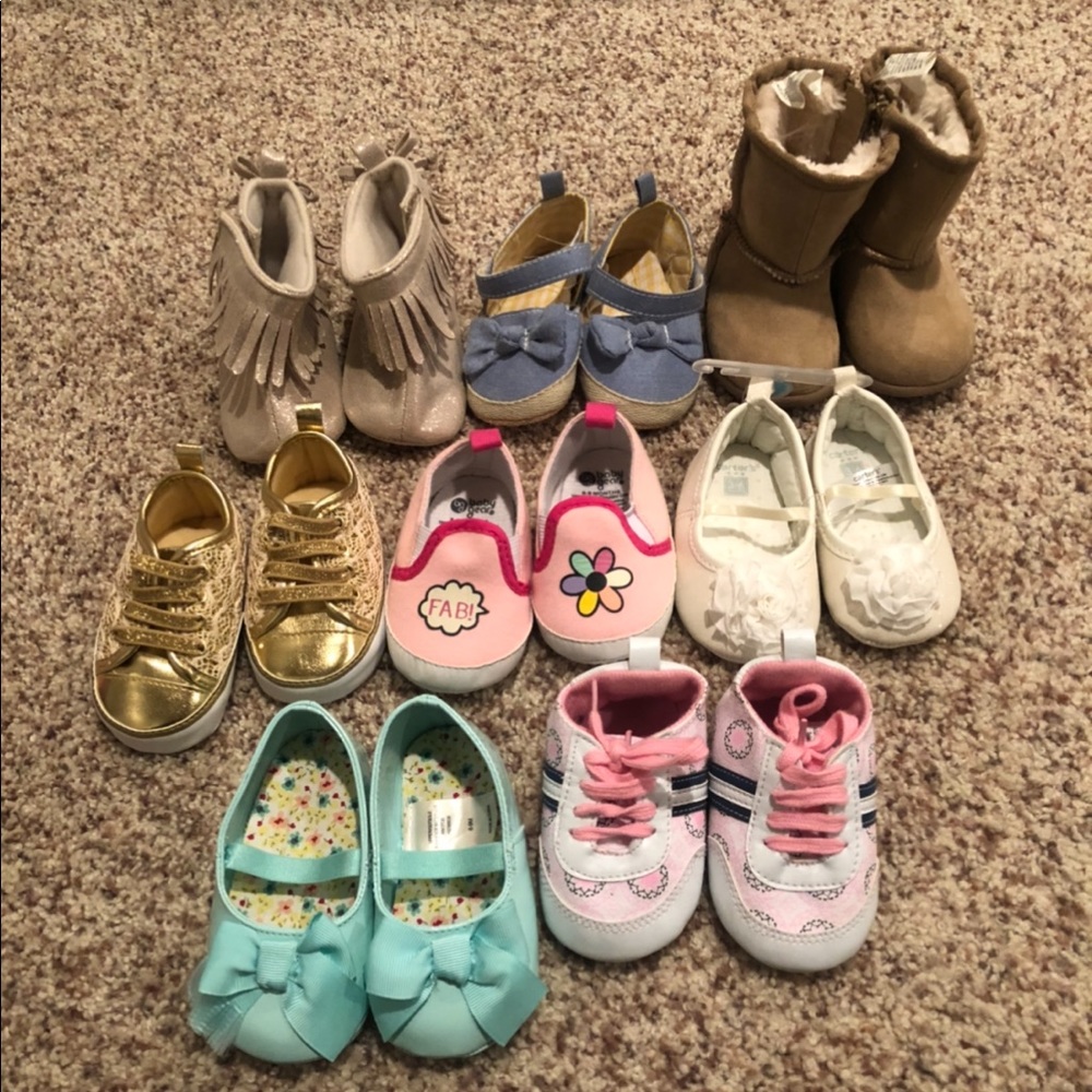 🥳4 for $20🥳 Mostly size 6-9month infant shoes